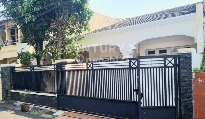 RUMAH LUAS, NYAMAN DAN ASRI  LOKASI STRATEGIS DI TEBET 1