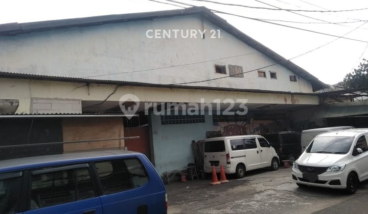 Gudang Luas Lokasi Strategis Harga di Bawah NJOP di Petamburan Gudang Luas Lokasi Strategis Harga di Bawah NJOP di Petamburan