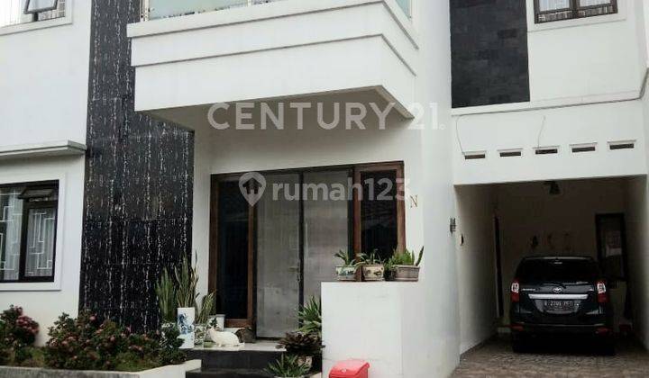 RUMAH CANTIK 2LT PLUS ROOFTOP SIAP HUNI BANGUNAN KOKOH 1