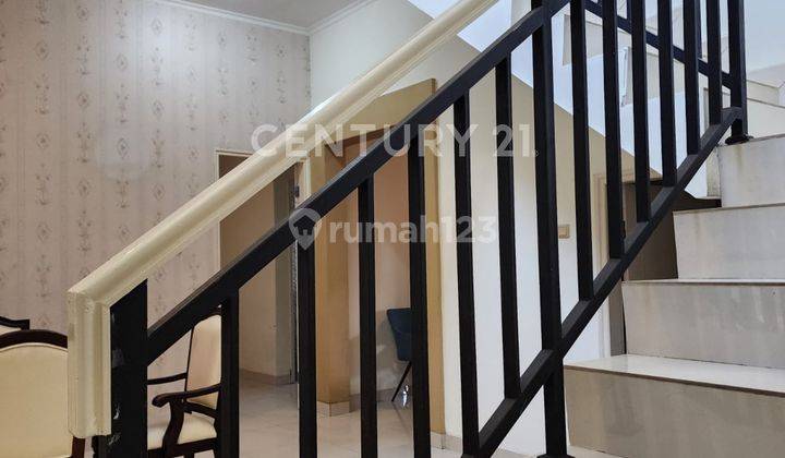 RUMAH CANTIK 2LT SIAP HUNI DI KEMANG PRATAMA 2