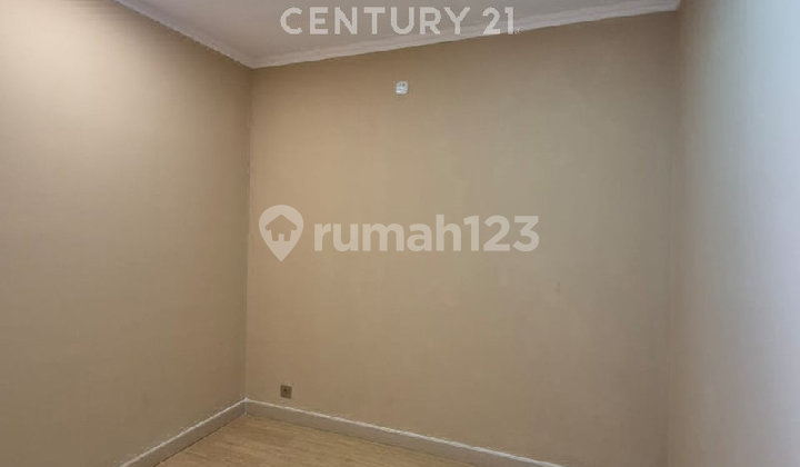 New 3-Story Beautiful Renovated House in Kelapa Gading 2