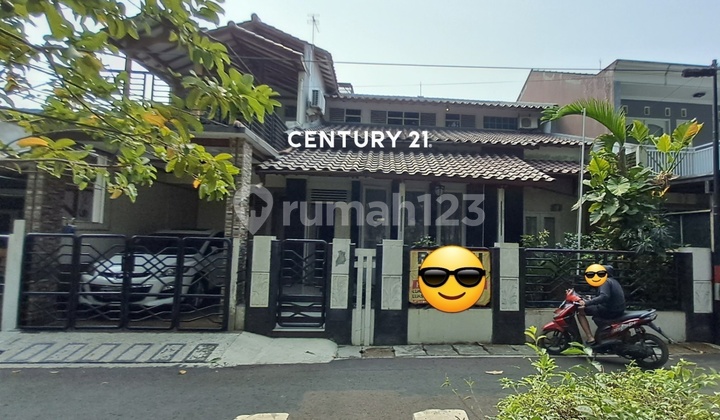 Edisi Turun Harga Rumah Depan Taman di Pondok Kelapa