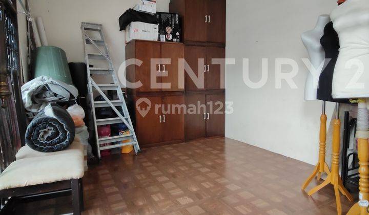 RUMAH CANTIK SIAP HUNI 2 ½ LANTAI DI BENDUNGAN HILIR  2