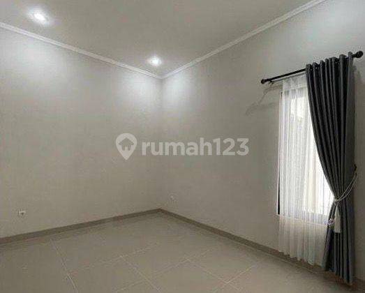 Rumah cantik 2 lantai di Graha Raya Bintaro 2