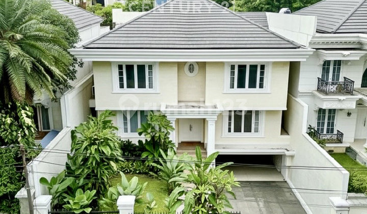 Luxury House for Rent in Pondok Indah, Ready to Occupy with Swimming Pool