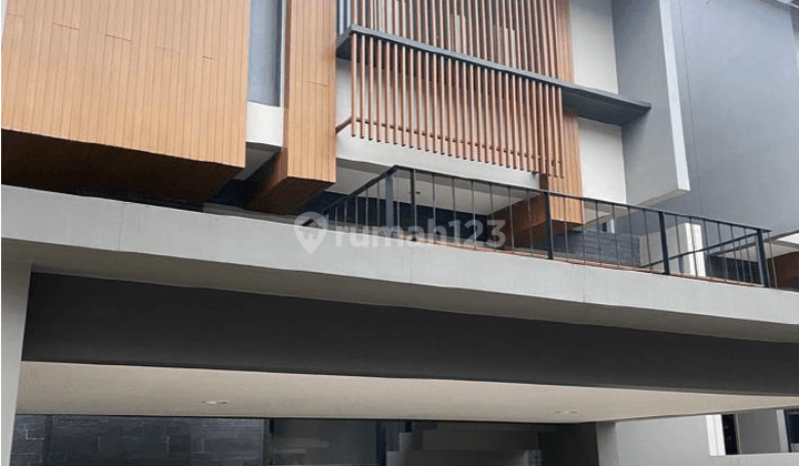 Rumah Tropis Modern di Greenwich Bsd City 1