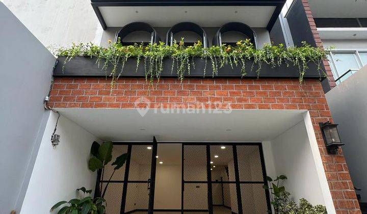 Rumah Cantik di Pondok Indah Jakarta Selatan 1