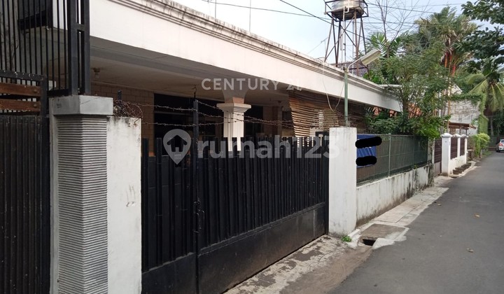 For Sale House in Kebayoran Baru South Jakarta Strategic Location