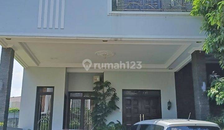 Rumah Bagus Ada Kolam Renang di Melia Residence Graha Raya 2