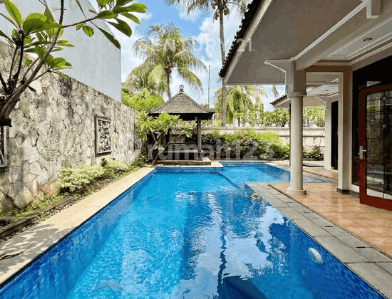 For Sale Elite Hook Cluster House in Bintaro Jaya Sector 9 with Swimming Pool