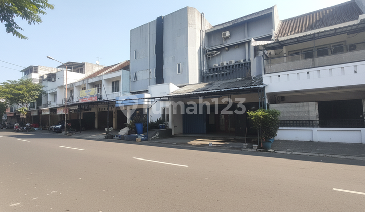 Prime Area Near Melawai I Old House For Sale Fast 2