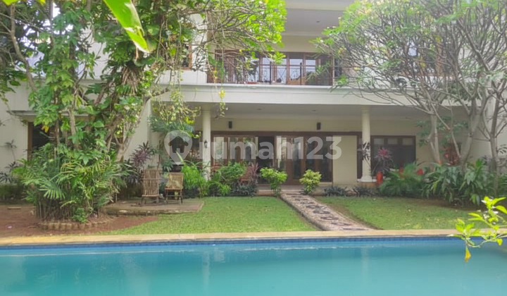 Rumah Mewah Cozy di Kemang Selatan