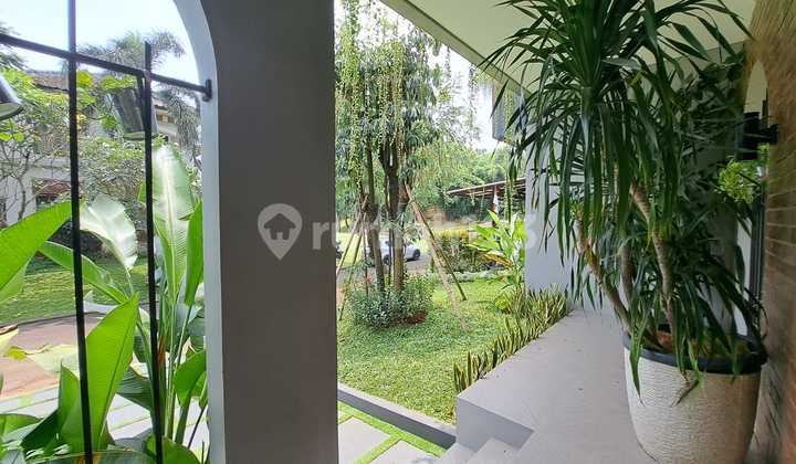 Rumah Asri Gaya Villa dengan Tanah Berkontur Attic dan Roof Top 3 Lantai Luas 252 Meter Bangunan 400 Meter SHM Dekat Tol Stasiun Kereta di The Green BSD City Tangerang Selatan Indonesia Rumah Asri Gaya Villa dengan Tanah Berkontur Attic dan Roof Top 3 Lantai Luas 252 Meter Bangunan 400 Meter SHM Dekat Tol Stasiun Kereta di The Green BSD City Tangerang Selatan Indonesia