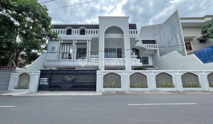 Rumah Mewah American Classic di Denpasar Bali 1