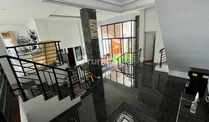 Rumah 3 lantai di Perum Bumi Puspitek Asri, Tangerang dekat ICE BSD CITY 2