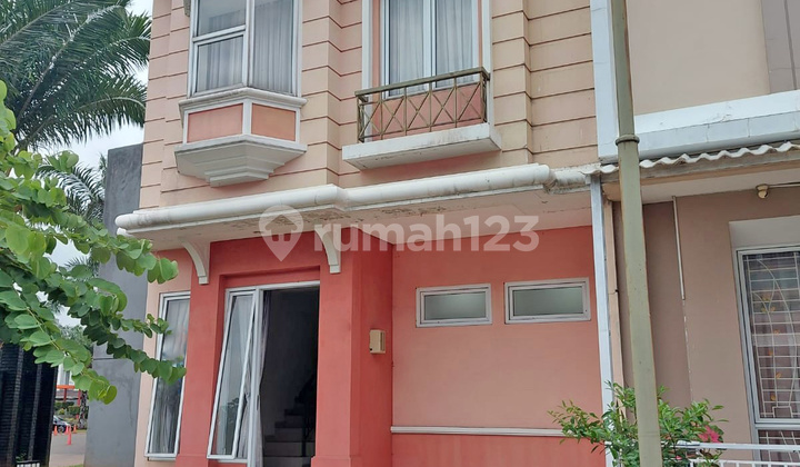 Murah Sekali Beli Rumah Bonus Kavling Posisi Hook di Milano Village Gading Serpong Tangerang