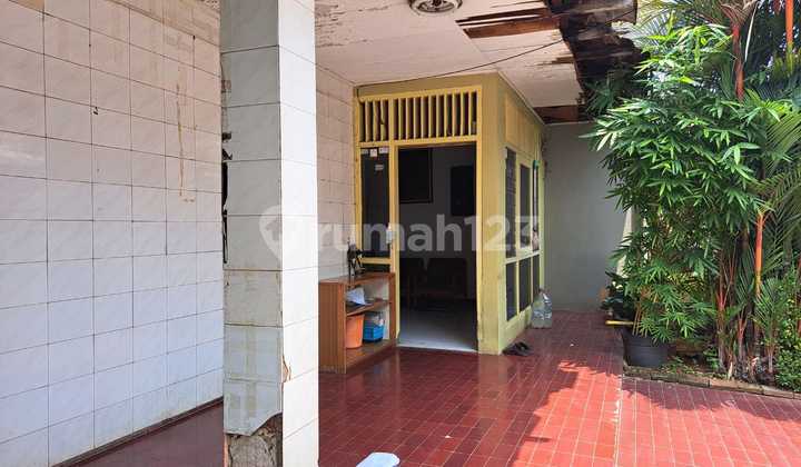 Murah Jarang Ada Rumah Tua Luas 270 M2 Dekat Ke Jalan Letjen Suprapto Seberang Direktorat Topografi Di Senen Jakarta Pusat Lokasi Strategis Shm 2