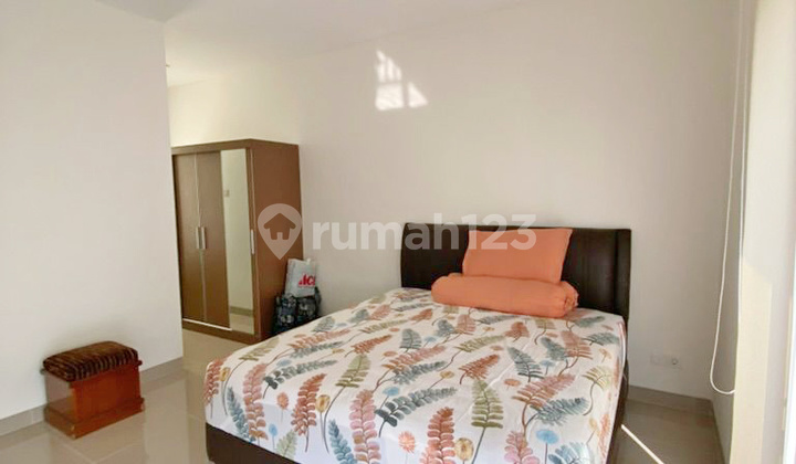 Murah Rumah Cantik 2 Lantai Full Furnish Hadap Tembok di Nara Village Gading Serpong