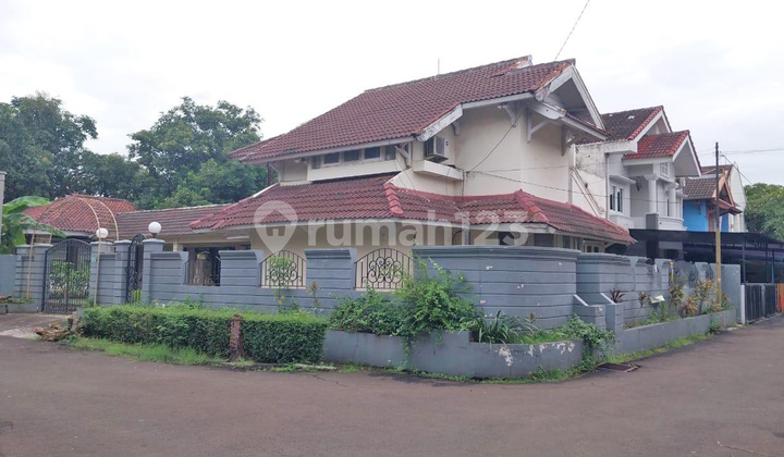 Rumah Nyaman di Bintaro Jaya Sektor 2 - Lokasi Strategis & Lingkungan Asri