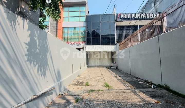 Ruko Lokasi Strategis di Mampang Prapatan Jakarta Selatan