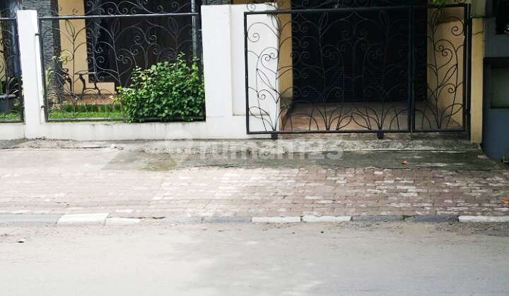 Rumah Mewah Dijual di pinggir jalan, Bintaro, Tangerang Selatan