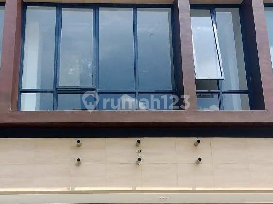 For Sale Quick, Irregular Shop House Northridge