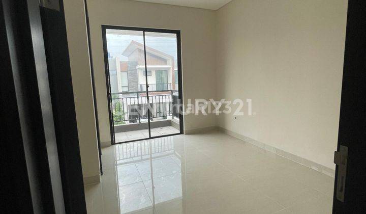 Rumah 2 Lantai di Podomoro River View Cluster Iroko R1849 2