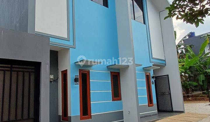 Rumah Batu Modern Minimalis, Bersih, Nyaman Dengan Area Parkir Yang Luas