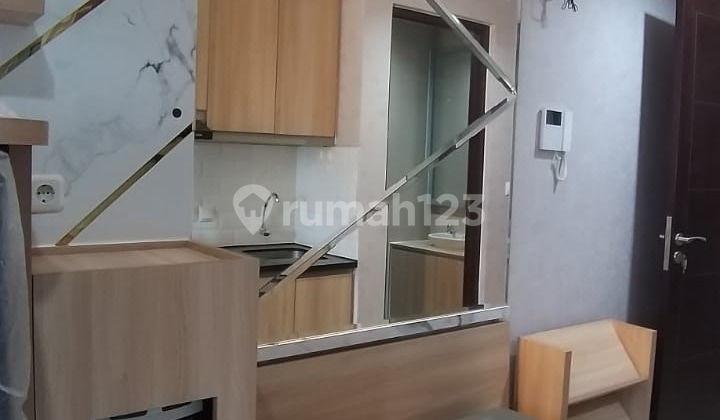 ruang keluarga disewakan apartemen pesona square full