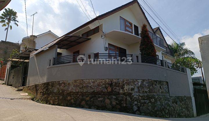 di Jual Rumah Daerah Awiligar, Bandung 1