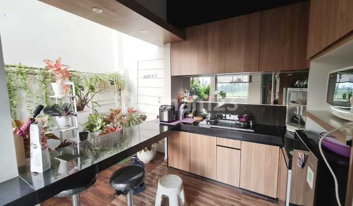 Modern Minimalist House in the Tarogong Kaler residential area, Garut. Modern Minimalist House in the Tarogong Kaler residential area, Garut.