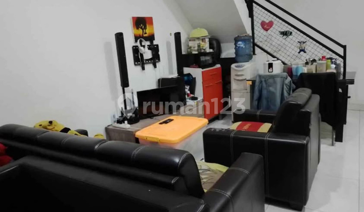 Modern Minimalist House in Panyileukan Area, Bandung