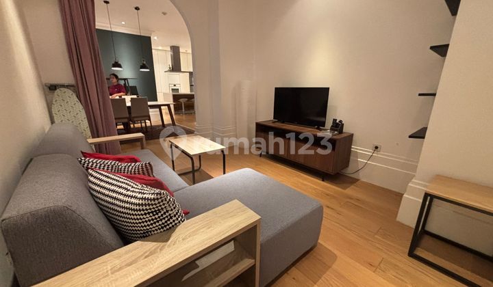 Apartment Pakubuwono House 2+1 BR Furnished
