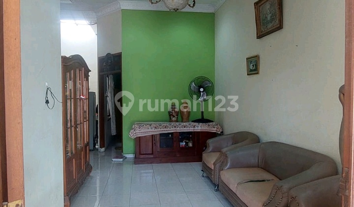 Simo Hilir Timur Raya Street 2