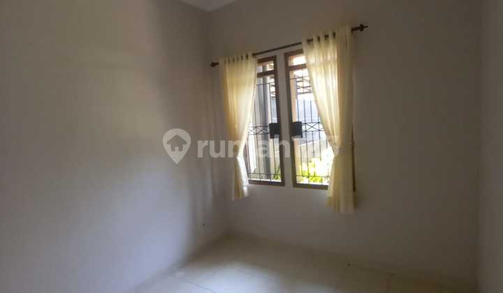 Comfortable Ready-to-Occupy House in Pondok Hijau Bandung Comfortable Ready-to-Occupy House in Pondok Hijau Bandung