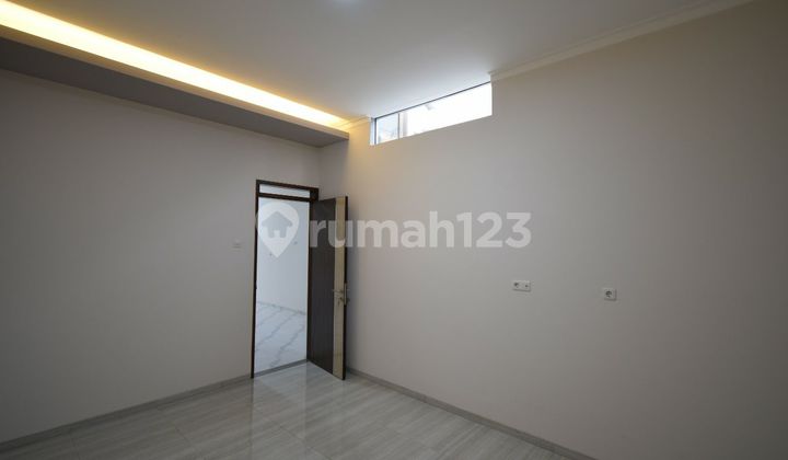 Rumah baru nyaman minimalis di taman holis indah 2
