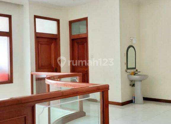 Rumah 2 Lantai Bagus fully furnished di setraindah 1