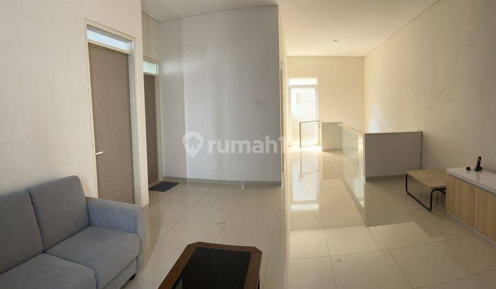 Rumah 2 Lantai Bagus Unfurnished SHM di Pasir Kaliki, Bandung 1