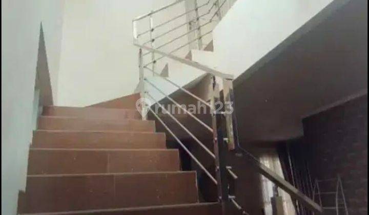 RUMAH MEWAH FULL FURNISHED DI ANTAPANI
Wetan 2