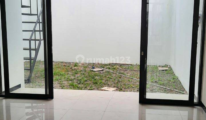 Rumah 2 Lantai SHM siap huni di taman kopo indah 5 sherwood 1