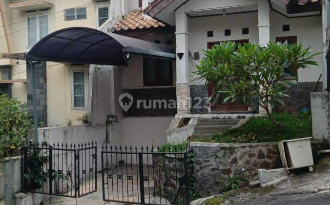 Rumah di Cigadung 2 Lantai SHM hadap timur  1