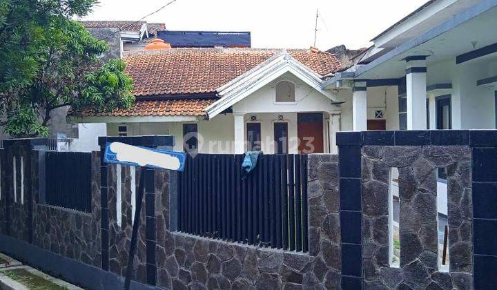 Rumah hoek strategis di daerah arcamanik  2