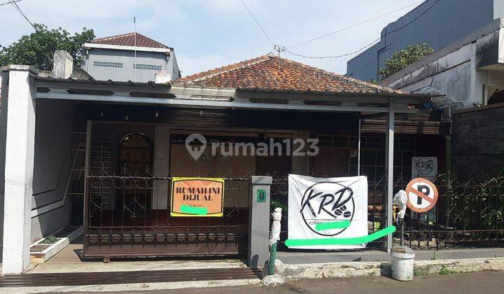 Rumah bangunan 2 Lantai di sayap pasteur  1