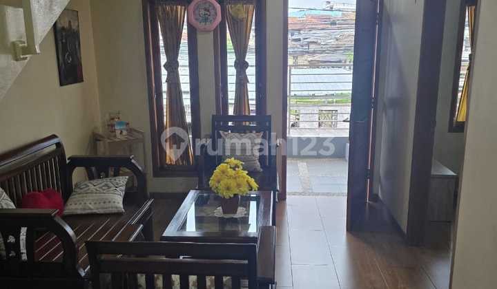 Three-Storey Shop House Suitable for Business on Tubagus Ismail Main Road 1