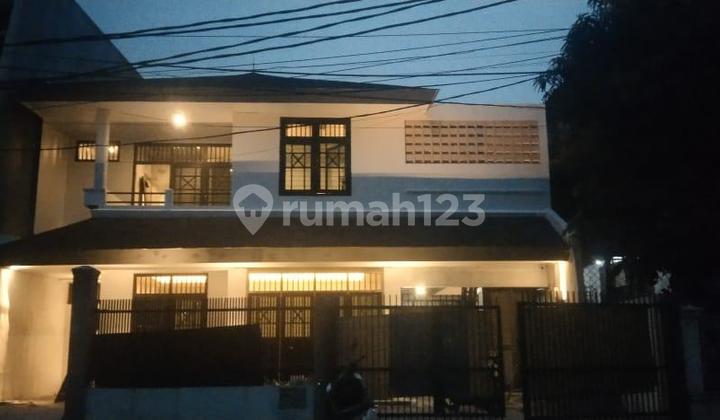 Rumah 2 Lantai Lokasi Strategis di Kebayoran Lama, Jakarta Selatan 2