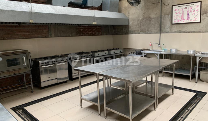 Rumah Usaha Cocok Utk Cafe Sayap Dago Sewa Murah.mei 2