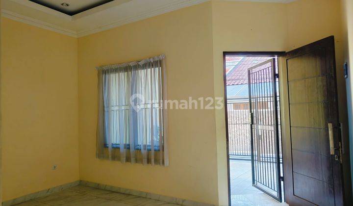 Rumah Bagus Minimalis Modern Dalam Komplek di Tomang Hero 1