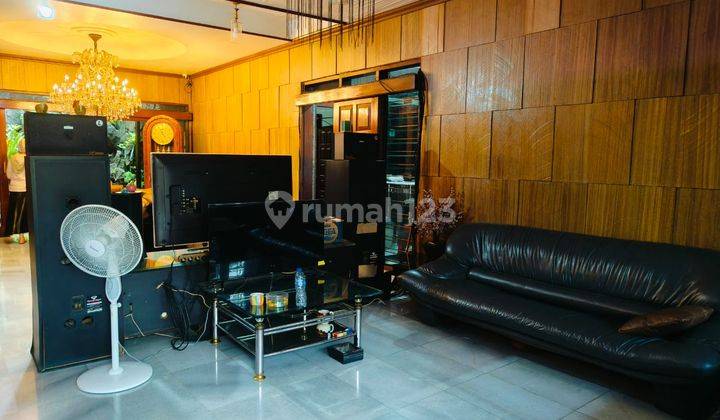 Rumah Cantik, Nyaman Dan Asri di Tomang, Jakarta Barat 2