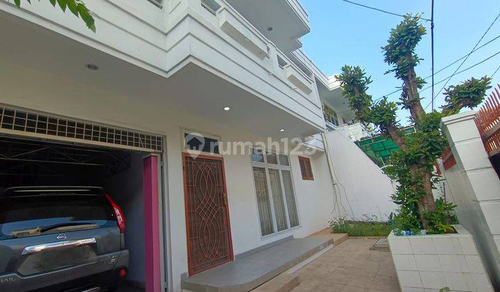 Rumah Bagus 2,5 Lantai Lokasi Strategis di Tomang Jakarta Barat 2