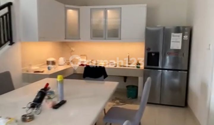 Good 2-Story Lake View House in Podomoro Park Bandung 2